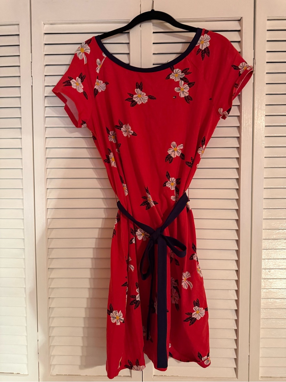 Cute Tommy Hilfiger Red Floral Tie-Waist Mini Dress